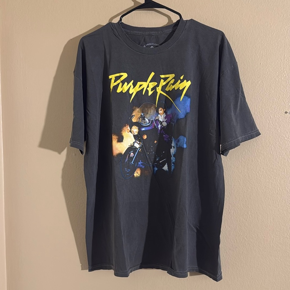 NEW! OFFICIAL PRINCE ESTATE - PURPLE RAIN DISTRESSED T-SHIRT - GRAY - SIZE: L